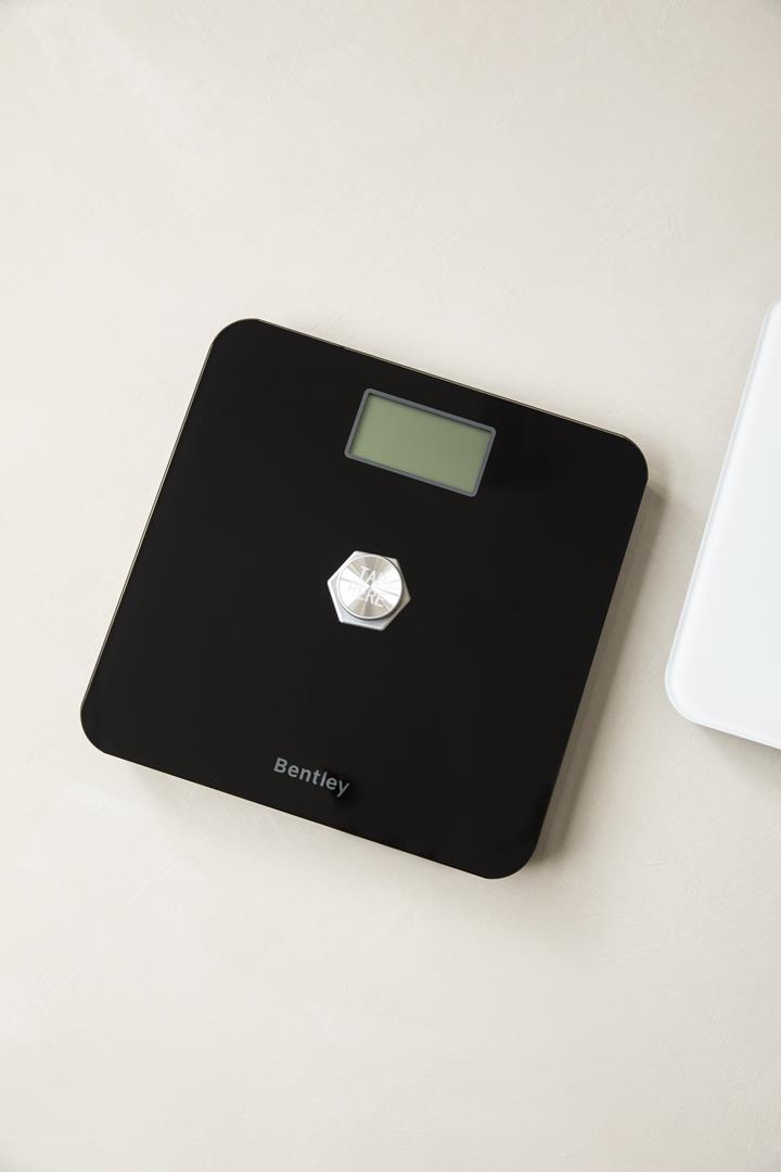       CINDY + PERSONAL SCALE BATTERY FREE