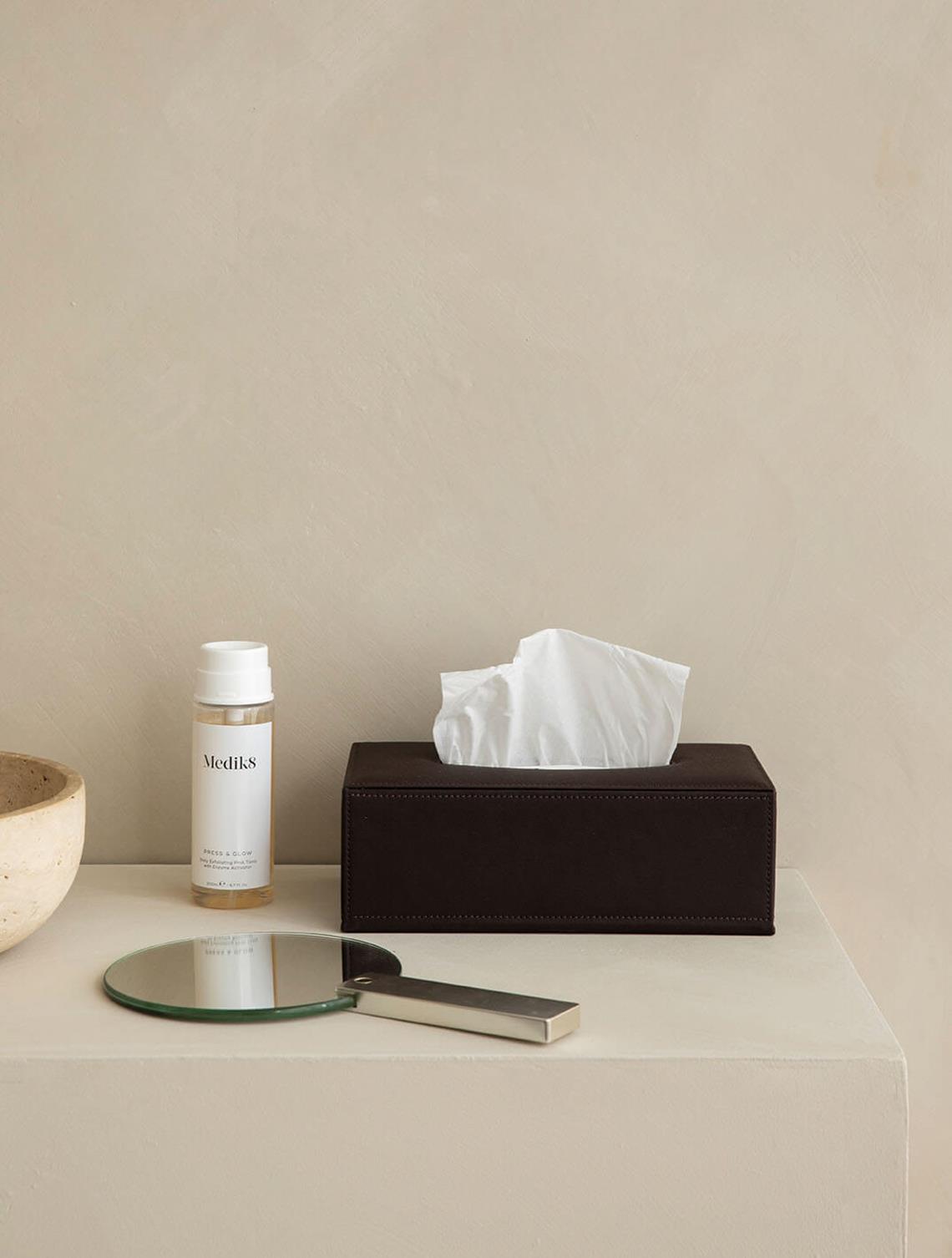 Light Gray Tissue Box in Natural Fiber | Araba Silver Light Gray Tissue Box in Natural Fiber | Araba Silver