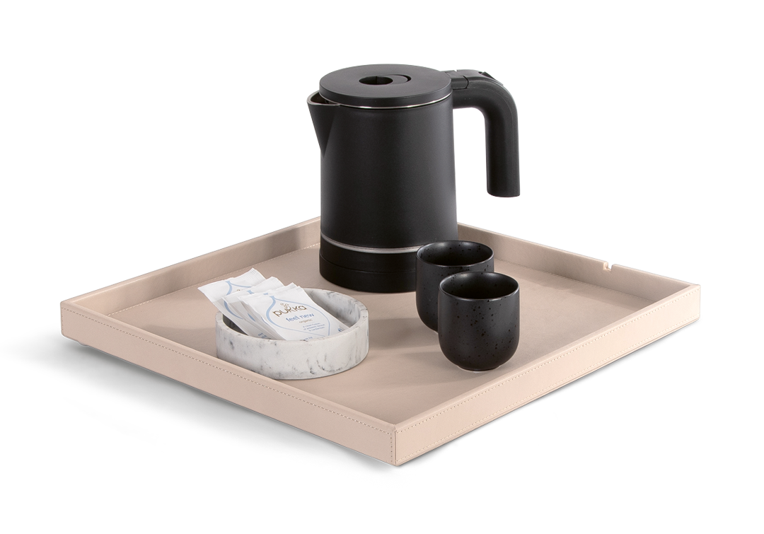 https://www.bentleyeurope.com/_clientfiles/Products/01.%20Bentley%20Images/Welcome%20trays-kettles/4243_water_kettle_HALO_black_EU_5.png?size=md