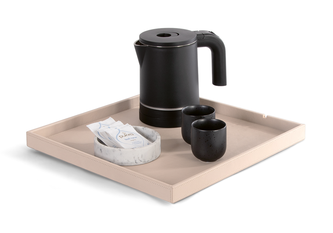 https://www.bentleyeurope.com/_clientfiles/Products/01.%20Bentley%20Images/Welcome%20trays-kettles/4243_water_kettle_HALO_black_EU_5.png?size=md