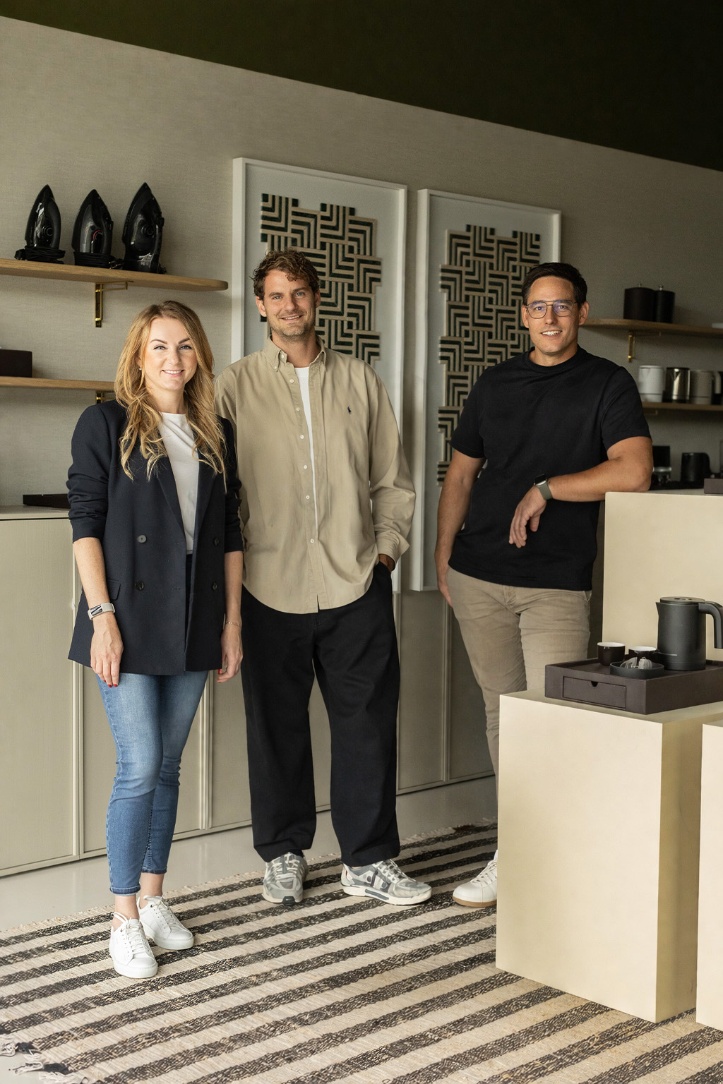 VERTRIEB

Unser Sales-Team entwickelt internationale Partnerschaften mit Weitblick. Durch ein tiefes Verständnis für die Bedürfnisse von Hotels, Distributoren und Einkaufsorganisationen entwickelt es passgenaue Hospitality-Lösungen mit echtem Mehrwert.